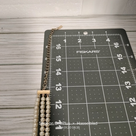 1928 Brand 3-Strand Faux Pearl Necklace w Gold Tone Metal - Picture 5 of 6